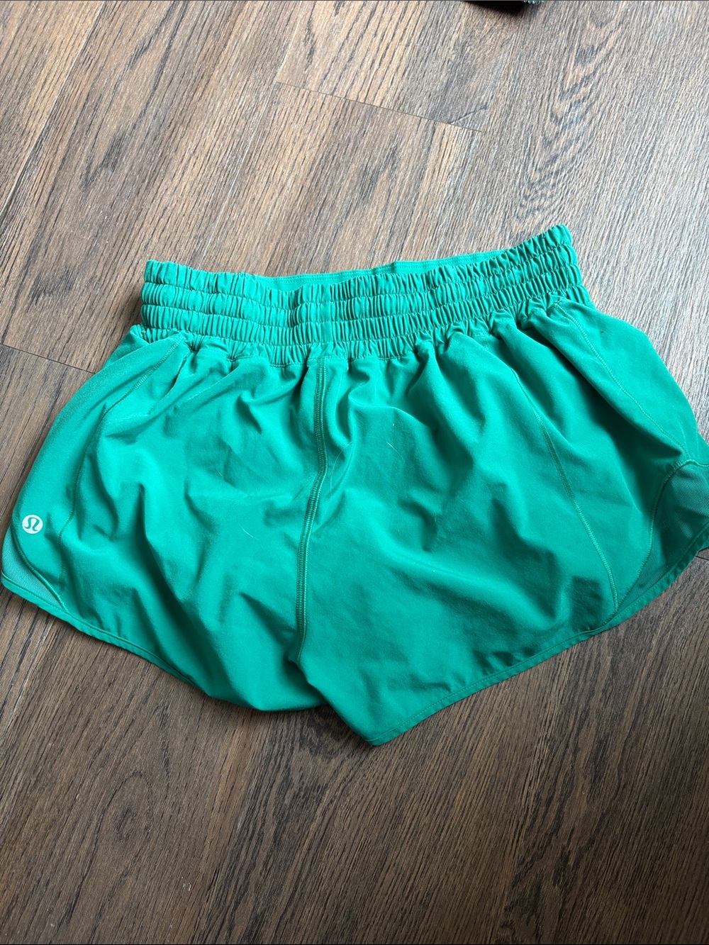 Lululemon hotty hot shorts high rise 2.5 inch - Picture 2 of 3